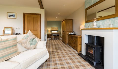 Executive Suite | Living area | Flat-screen TV