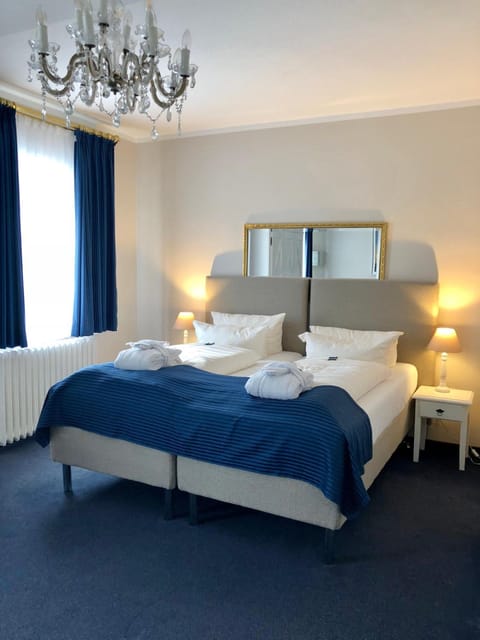 Free minibar, in-room safe, desk, blackout drapes