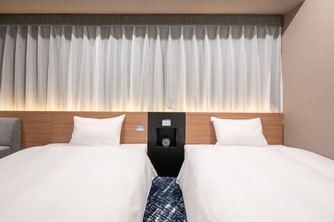 Down comforters, free wired internet