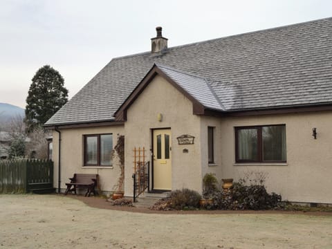 Charming holiday home | Rowan Cottage, Aviemore