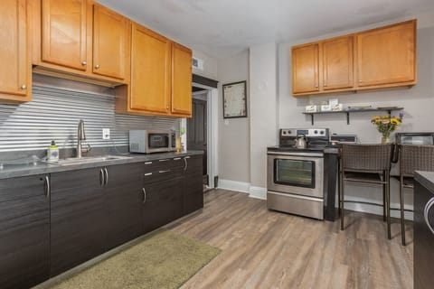 Stocked kitchen. If you need specific things for a meal. We ask you bring. There are pots and pans and plenty of utensils for everyday meals