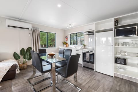 Premium Family Motel (2BR) | In-room dining