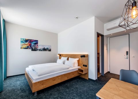 Premium bedding, in-room safe, desk, laptop workspace