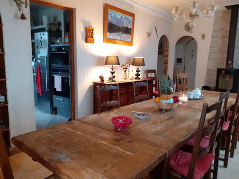 Basic Double Room | Dining room