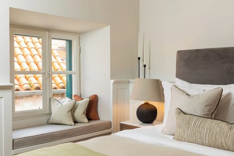 Exclusive Studio Suite | Minibar, in-room safe, individually decorated, individually furnished