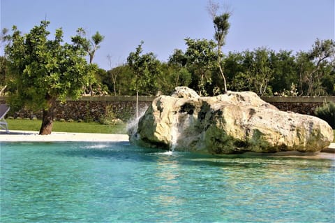 Water, Rock, Natural Landscape, Sea, Tree, Coastal And Oceanic Landforms, Formation, Swimming Pool, Tropics