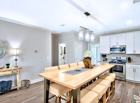 2nd Floor - 🍽️ Dining Area for 8, fully equipped kitchen with granite countertops and stainless steel appliances