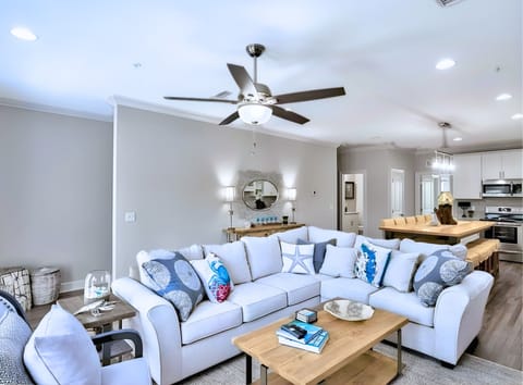 2nd Floor - 🛋️ Living Room with sectional sofa and flat-screen TV