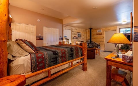 Welcome to Trail's End! A perfect size couple's retreat in the heart of downtown Cody