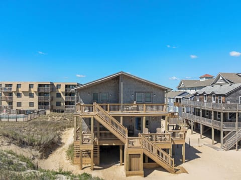 KDS0619: Home Away l Front Exterior