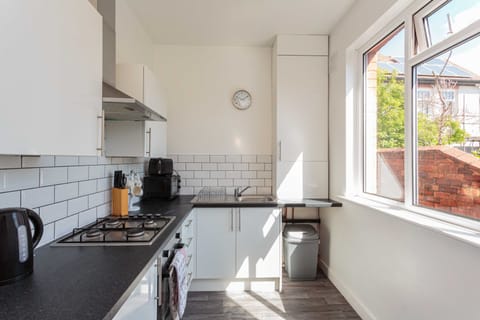 Basic Apartment, Private Bathroom | Shared kitchen
