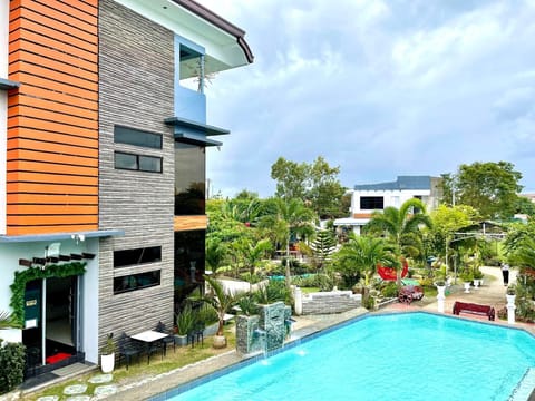 2 outdoor pools, open 7:00 AM to 10:00 PM, sun loungers