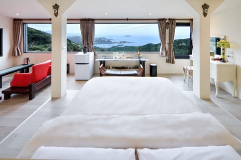 Comfort Quadruple Room | Desk, free WiFi, bed sheets