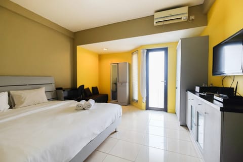Room | Desk, free WiFi, bed sheets