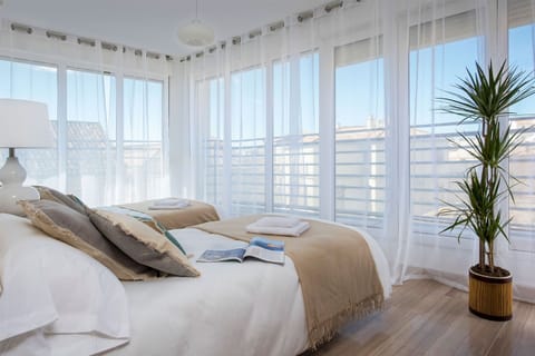 Apartment (3 Bedrooms) | 3 bedrooms, iron/ironing board, free WiFi, bed sheets