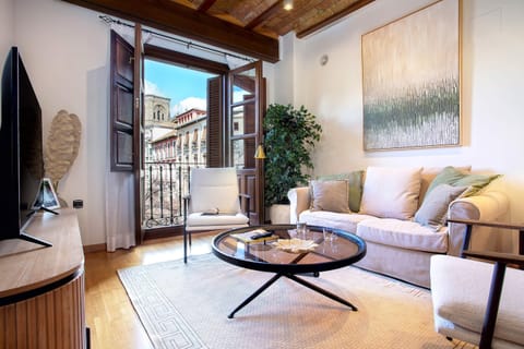 Apartment (2 Bedrooms) | Living area | TV