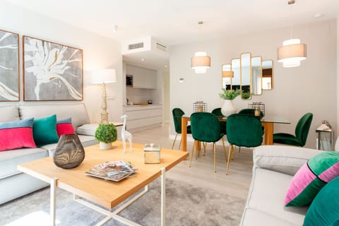 Apartment (3 Bedrooms) | Living area | 32-inch TV with cable channels