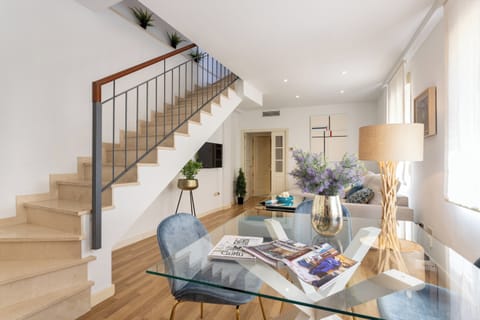 Apartment, Terrace (2 Bedrooms) | In-room dining