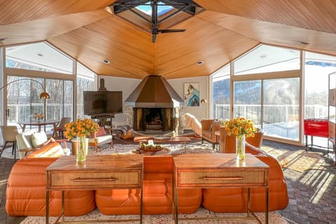 West Dover Vacation Rental Home | 5BR | 4.5BA | 4,500 Sq Ft | Stairs Required