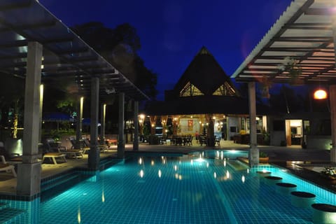 Outdoor pool, pool umbrellas, sun loungers