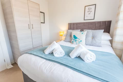 Deluxe Apartment | 2 bedrooms, hypo-allergenic bedding, desk, laptop workspace