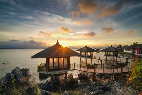 Outdoor treatment areas, sauna, hot tub, body treatments, body wraps