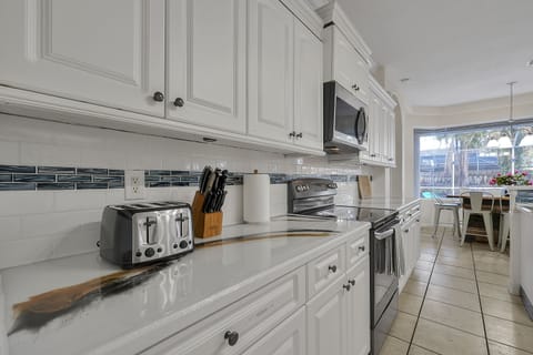 04b51b65-bbf2-4444-813b-153e76804df7