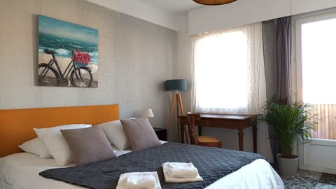Double Room, Balcony | In-room safe, individually decorated, individually furnished, desk