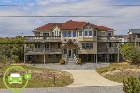 Oceanfront-Semi Outer Banks Vacation Rental Home 2022
