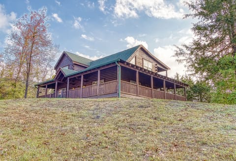 True Log Home in the Smokies