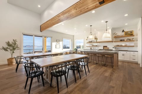 Black Timber Lodge-Dining Area (seats 30)and Kitchen