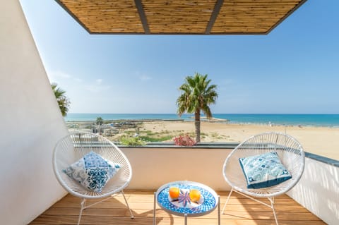 Veranda with sea view
