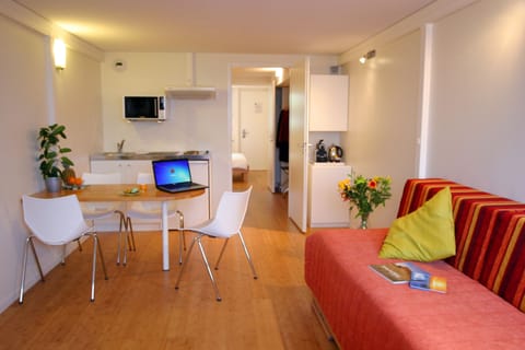 19-inch LCD TV with digital channels, TV