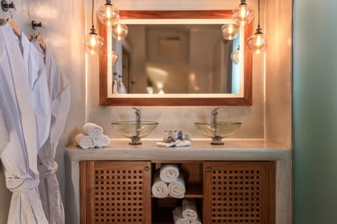 Shower, rainfall showerhead, designer toiletries, bathrobes