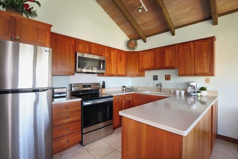 Beautiful and Fully-equipped Kitchen - Kahala 533
