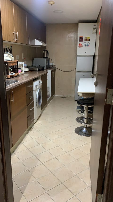 Executive Shared Dormitory, Women only | Shared kitchen | Fridge, microwave, oven, stovetop