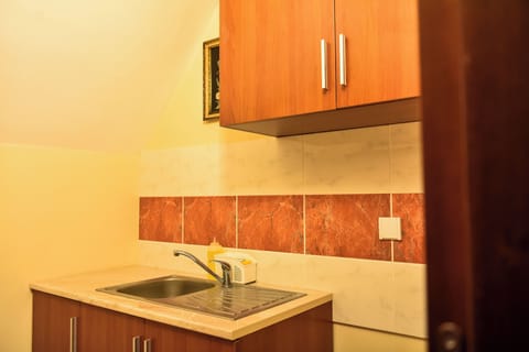 Comfort Apartment | Private kitchen | Electric kettle, coffee grinder