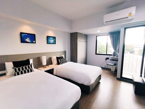 Superior Twin Room | Desk, soundproofing, free WiFi, bed sheets