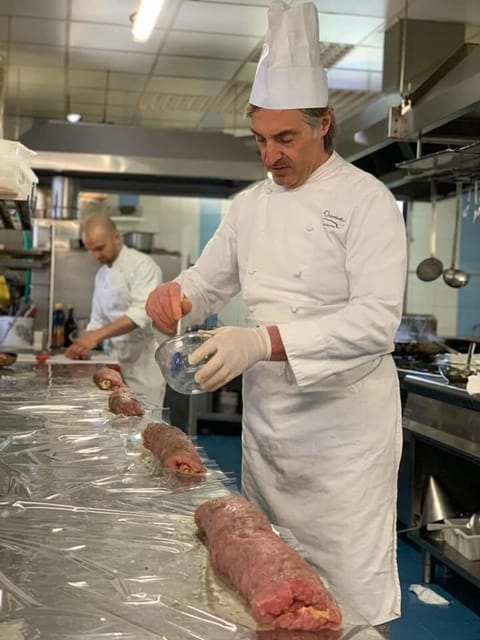 Breakfast, lunch, dinner served; Italian cuisine 