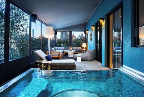 Minibar, in-room safe, desk, laptop workspace