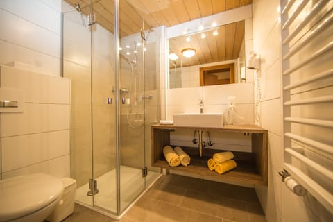 Triple Room | In-room safe, free WiFi