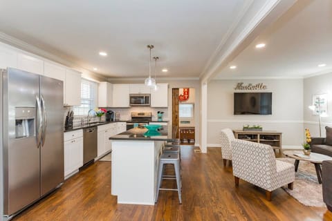 Newly Renovated kitchen with island and bar stools!
