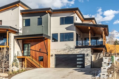 Welcome home to Fish Creek Ridge