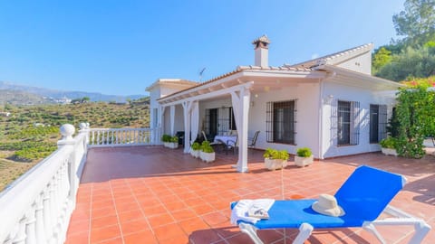 Fuentezuelas Pool Villa Sayalonga by Ruralidays