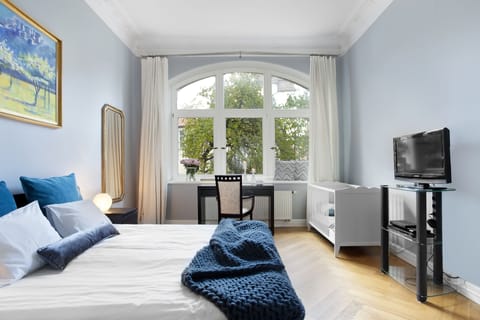 Apartment | 2 bedrooms, desk, iron/ironing board, bed sheets
