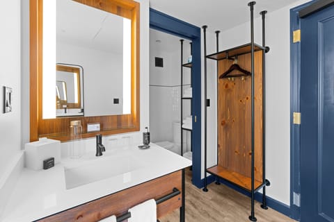 Room, 1 King Bed (Marina) | Frette Italian sheets, premium bedding, in-room safe, blackout drapes