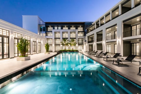 Outdoor pool, sun loungers