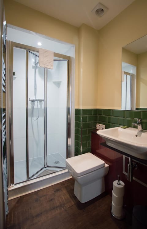 Shower, free toiletries, hair dryer, towels