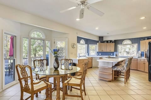 Fully stocked kitchen.  Table seats 4-6, breakfast bar seats 3. 