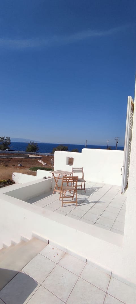 Deluxe Double Room | Living area